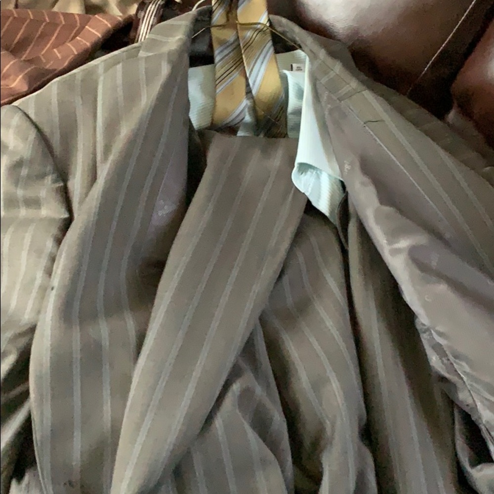 Men’s suit with shirt and tie